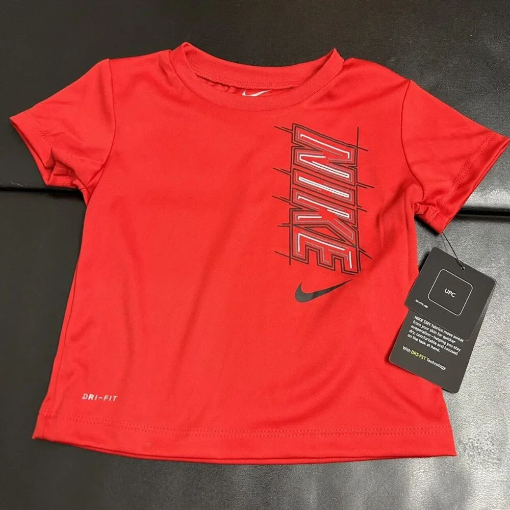 NWT Nike Athletic Set Baby Boys Size 18M